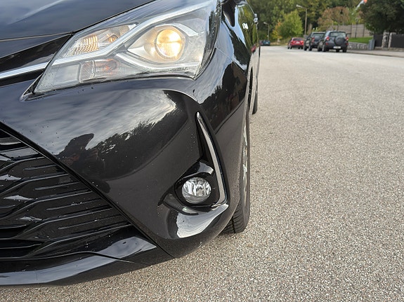 Toyota Yaris 14 of 18