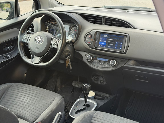 Toyota Yaris 17 of 18