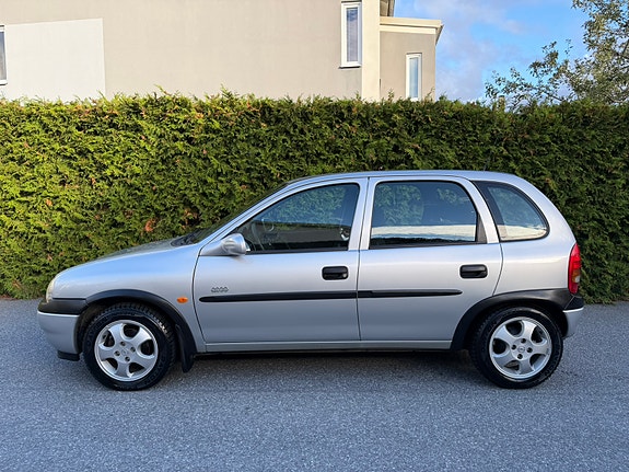 Opel Corsa 2 of 10