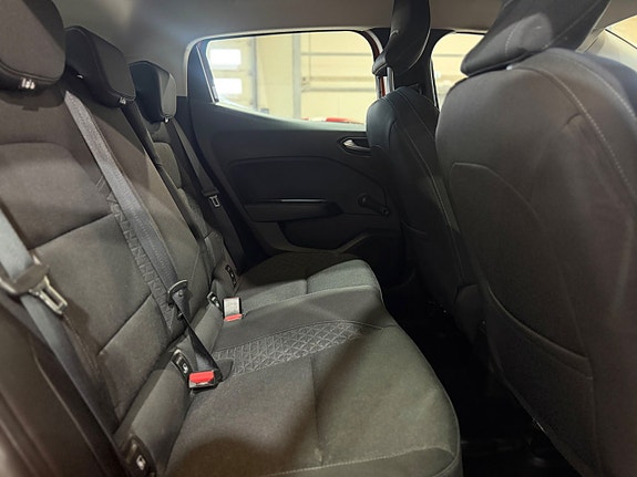 Renault Clio 17 of 25