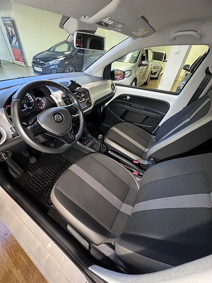 Volkswagen UP! 6 of 19
