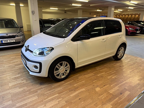 Volkswagen UP! 2 of 19