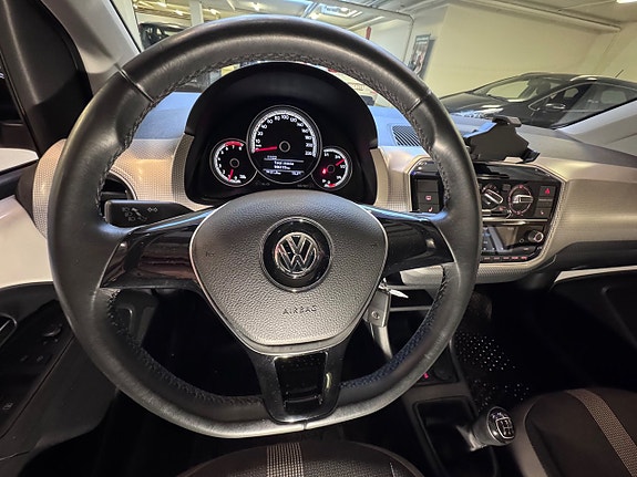 Volkswagen UP! 10 of 19