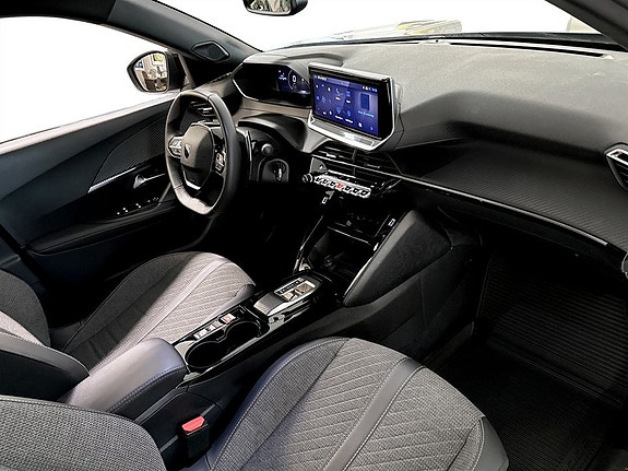 Peugeot 2008 14 of 18
