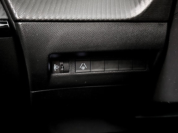 Peugeot 2008 9 of 18