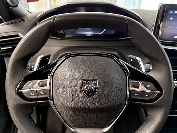 Peugeot 2008 8 of 18