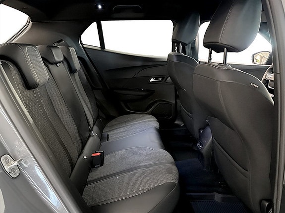 Peugeot 2008 15 of 18