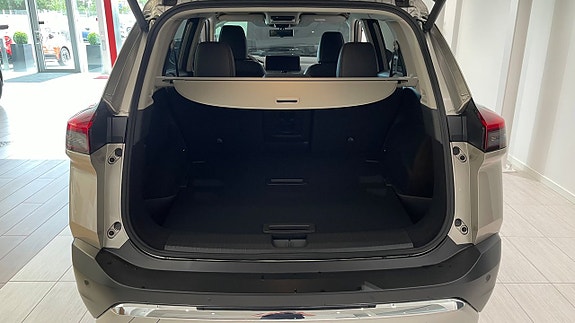 Nissan X-Trail 14 of 14