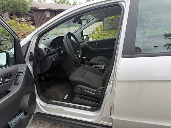 Mercedes-Benz A180 6 of 9