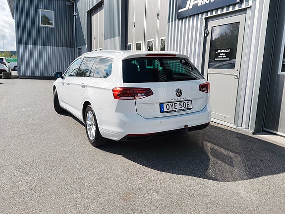 Volkswagen Passat 8 of 23