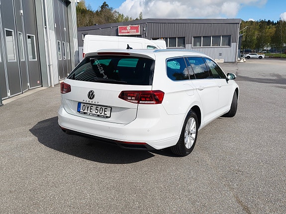 Volkswagen Passat 6 of 23