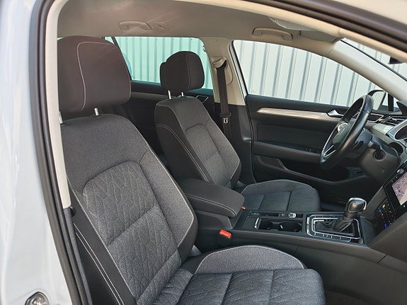 Volkswagen Passat 21 of 23