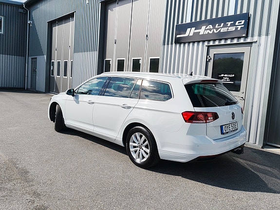 Volkswagen Passat 9 of 23