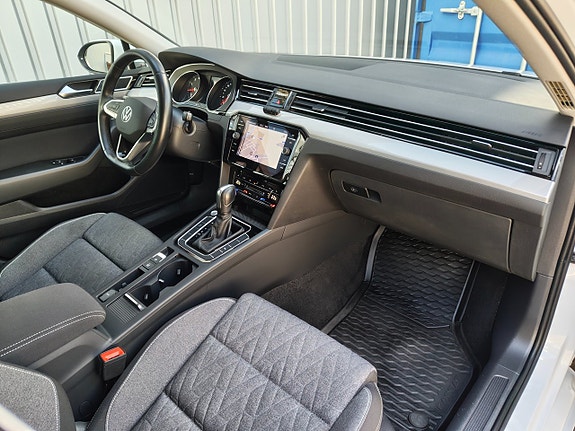 Volkswagen Passat 22 of 23