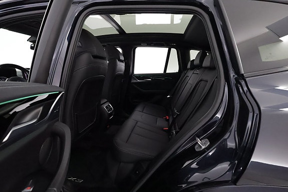BMW iX3 12 of 28