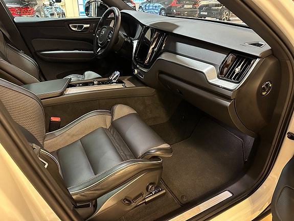 Volvo XC60 6 of 18