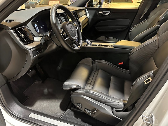 Volvo XC60 5 of 18