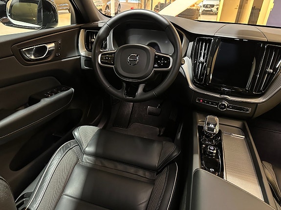 Volvo XC60 4 of 18