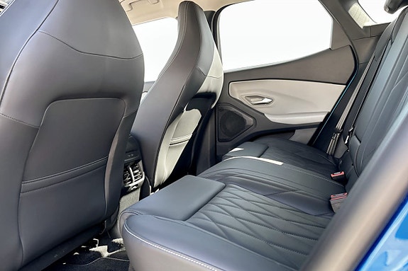 Ford Explorer 8 of 9