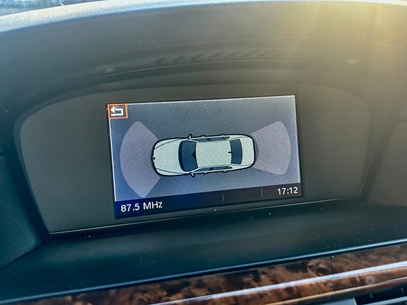 BMW 523i 10 of 10