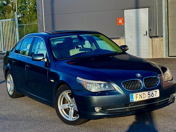 BMW 523i 3 of 10