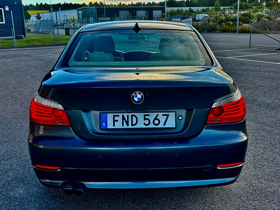 BMW 523i 6 of 10