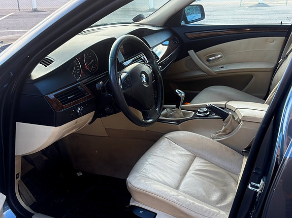 BMW 523i 8 of 10