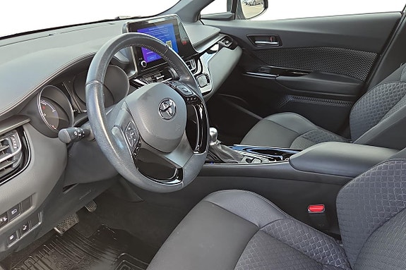 Toyota C-HR 11 of 20