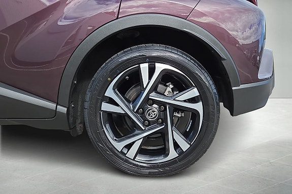 Toyota C-HR 10 of 20