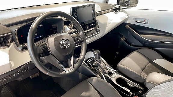 Toyota Corolla 3 of 15