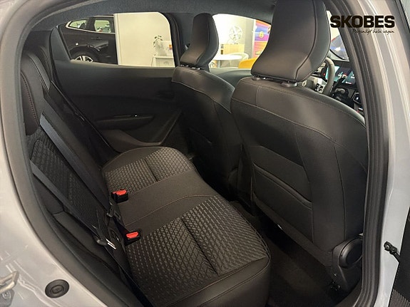 Renault Clio 9 of 16