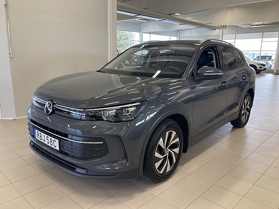 Volkswagen Tiguan 3 of 25