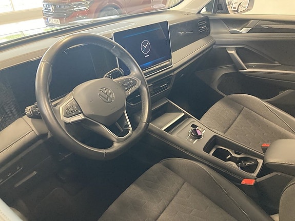 Volkswagen Tiguan 9 of 25