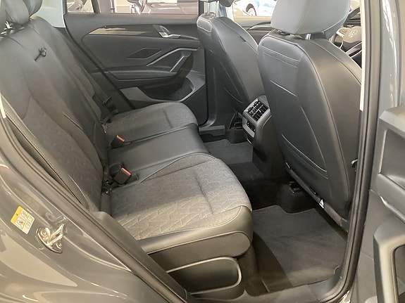 Volkswagen Tiguan 11 of 25