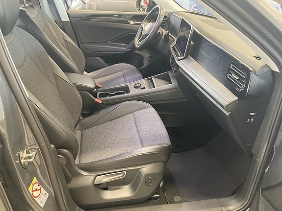Volkswagen Tiguan 12 of 25
