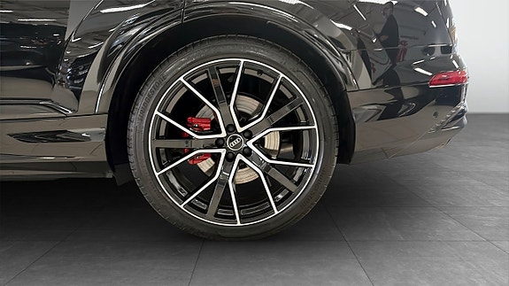 Audi Q7 6 of 12