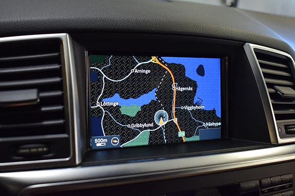 Mercedes-Benz ML350 13 of 19