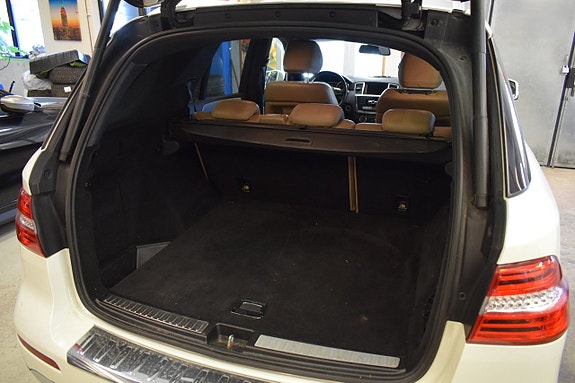 Mercedes-Benz ML350 18 of 19