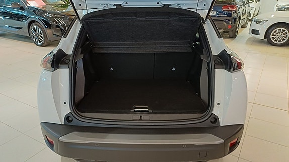 Peugeot 2008 7 of 12