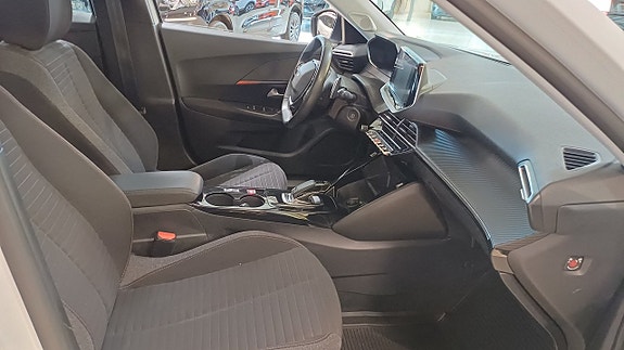 Peugeot 2008 9 of 12