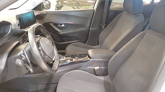 Peugeot 2008 5 of 12