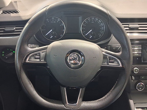 Skoda Octavia 8 of 16