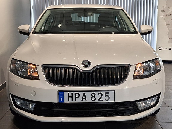 Skoda Octavia 2 of 16