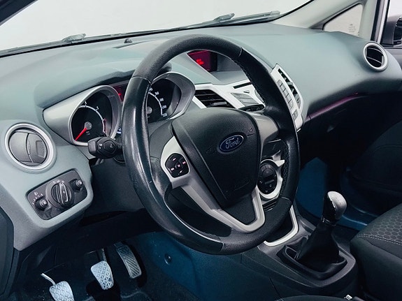 Ford Fiesta 10 of 19