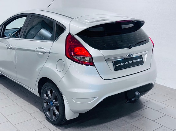Ford Fiesta 18 of 19