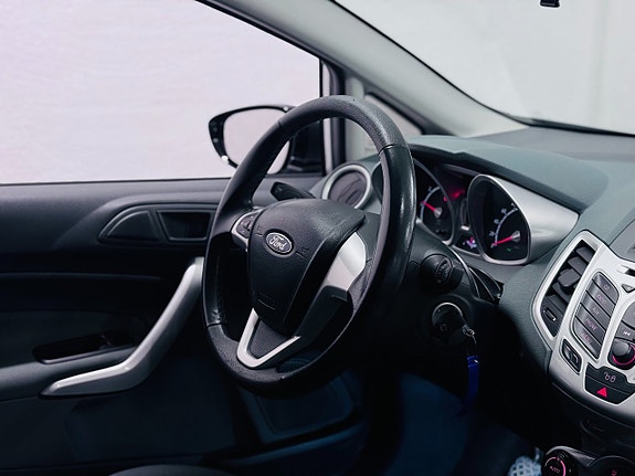 Ford Fiesta 4 of 19