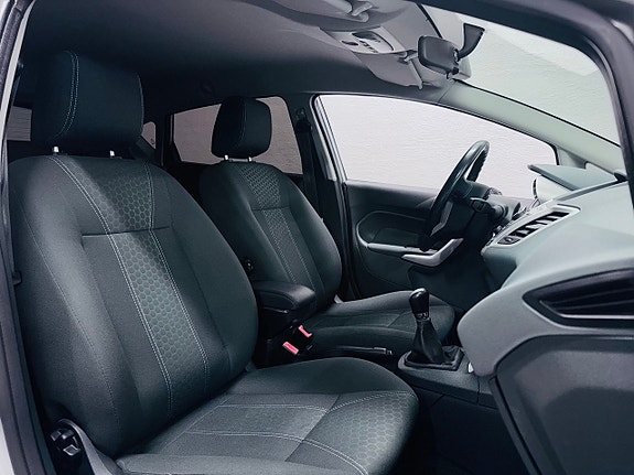 Ford Fiesta 6 of 19