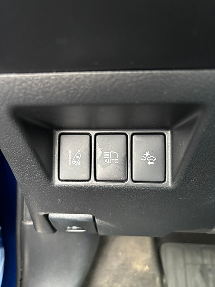 Toyota Yaris 12 of 19