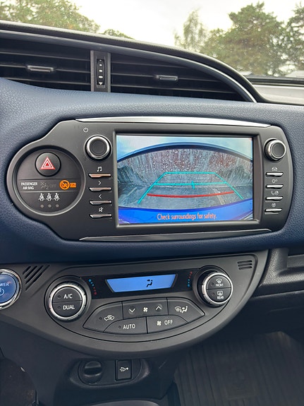 Toyota Yaris 11 of 19