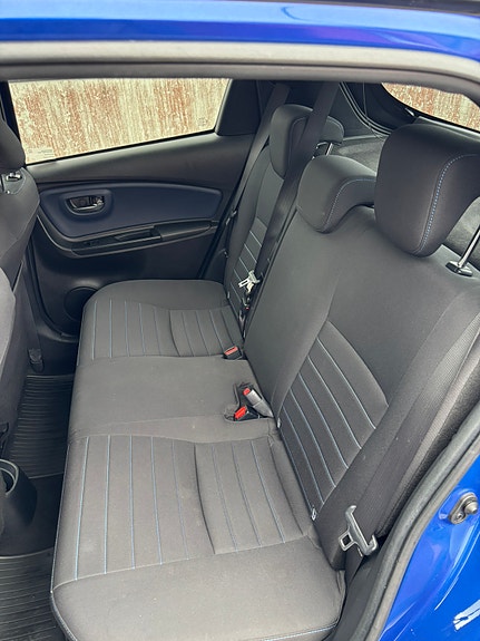 Toyota Yaris 10 of 19